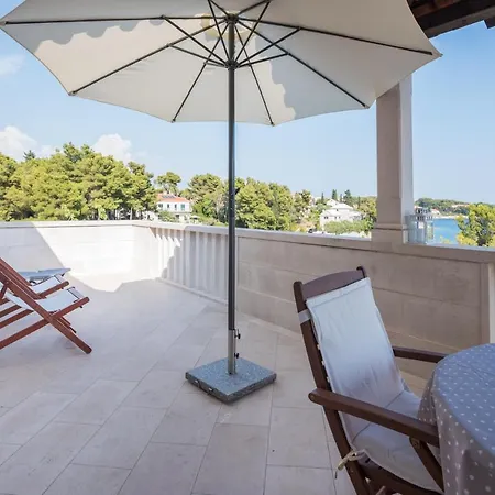 Katja Tatil Evi Sumartin